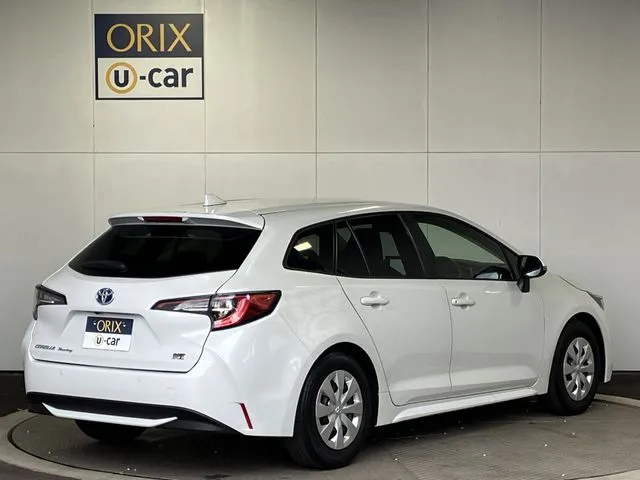 カローラ ツーリング ハイブリッド(トヨタ)の車両写真