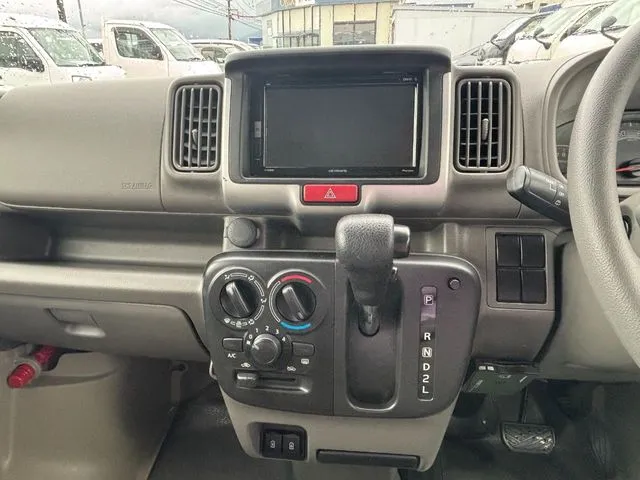 エブリイバン（スズキ）の車両写真