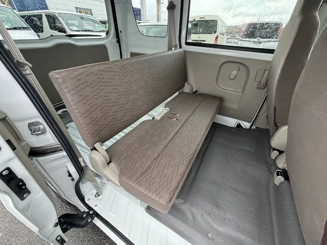 エブリイバン（スズキ）の車両写真