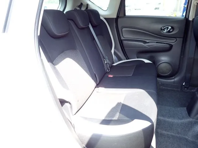 ノート(ニッサン)の車両写真