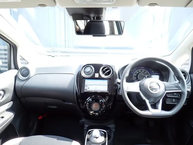 ノート(ニッサン)の車両写真