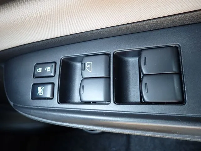 ノート(ニッサン)の車両写真