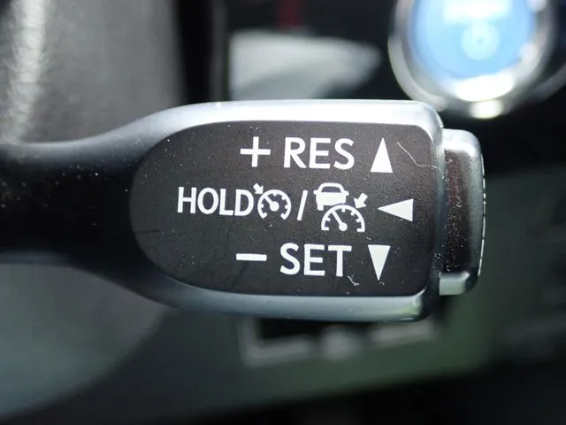 プリウス（トヨタ）の車両写真