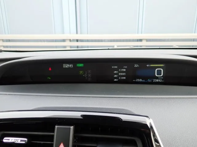 プリウス（トヨタ）の車両写真