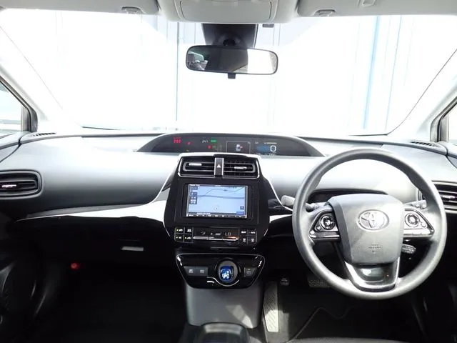 プリウス（トヨタ）の車両写真