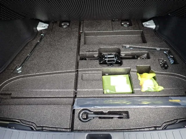 プリウス（トヨタ）の車両写真