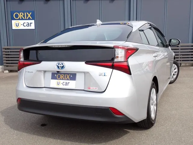 プリウス（トヨタ）の車両写真
