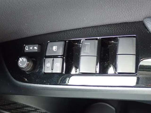 プリウス（トヨタ）の車両写真