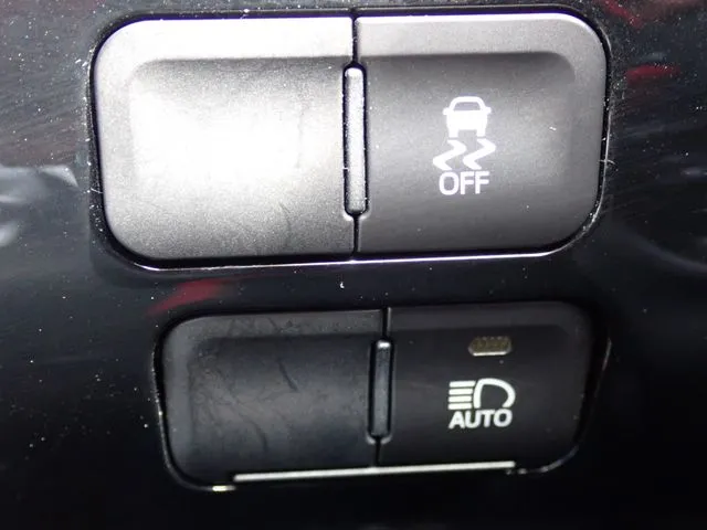 プリウス（トヨタ）の車両写真