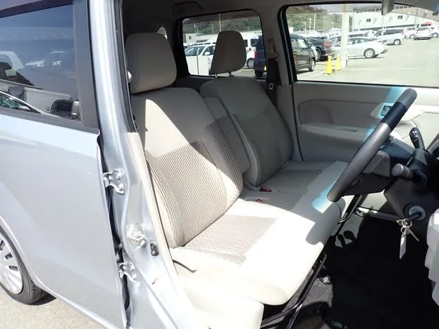 ムーヴ(ダイハツ)の車両写真