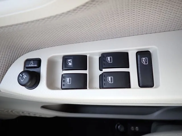 ムーヴ(ダイハツ)の車両写真