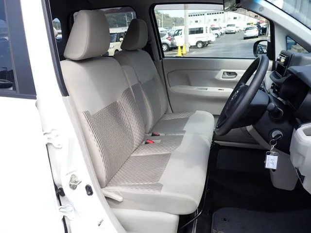 ムーヴ（ダイハツ）の車両写真