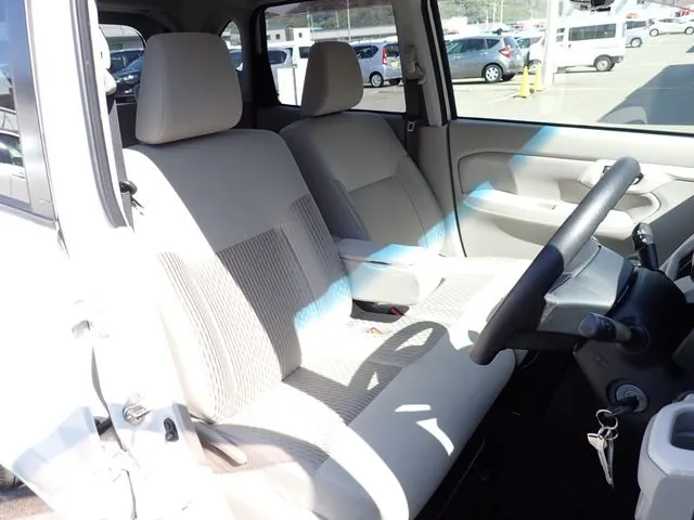 ムーヴ（ダイハツ）の車両写真