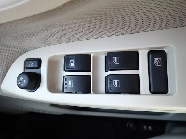 ムーヴ（ダイハツ）の車両写真