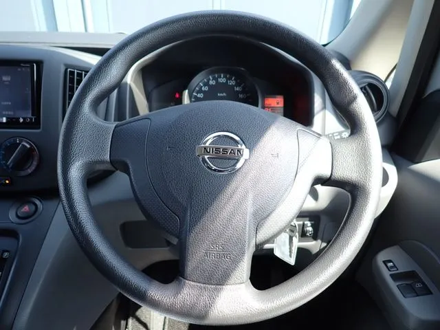 ＮＶ２００バネットバン（ニッサン）の車両写真