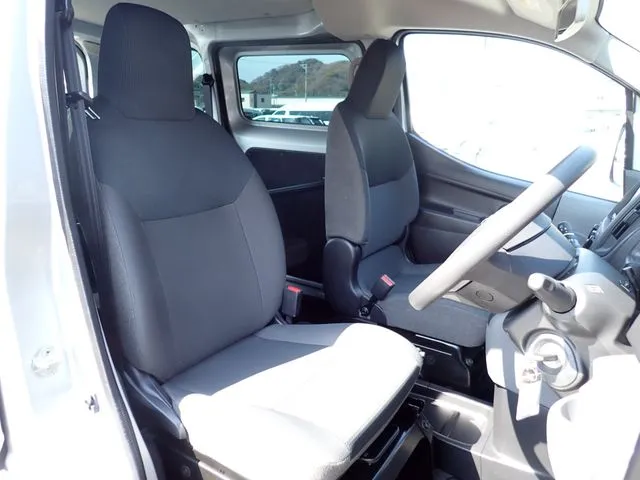 ＮＶ２００バネットバン（ニッサン）の車両写真