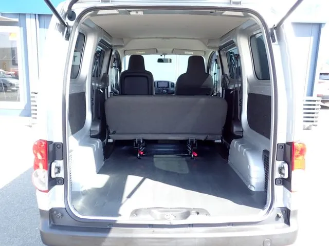 ＮＶ２００バネットバン（ニッサン）の車両写真