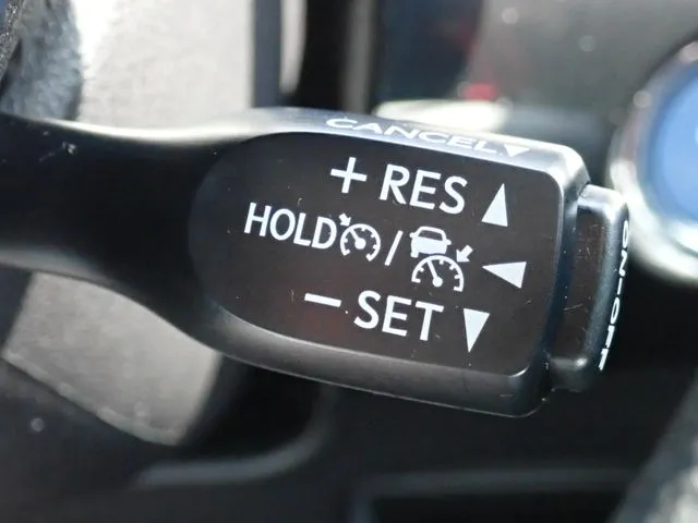 プリウス（トヨタ）の車両写真