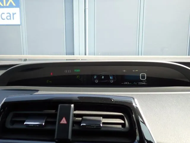 プリウス（トヨタ）の車両写真