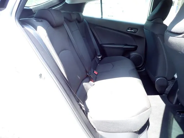 プリウス（トヨタ）の車両写真