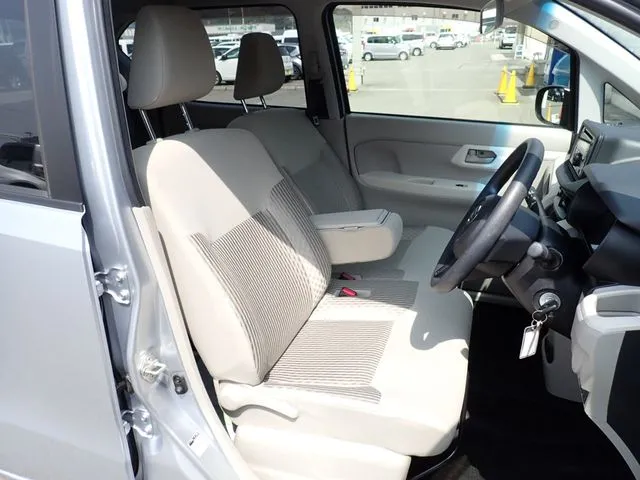 ダイハツ ムーヴ