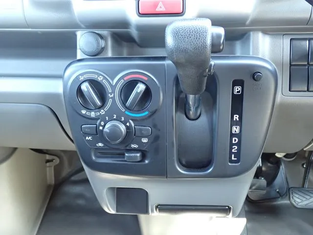 エブリイバン（スズキ）の車両写真