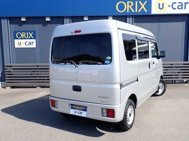 エブリイバン（スズキ）の車両写真