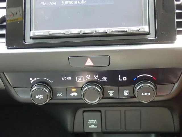 フィット e:HEV(ホンダ)の車両写真