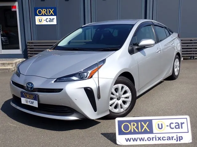 プリウス（トヨタ）の車両写真