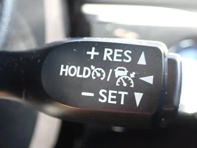 プリウス（トヨタ）の車両写真