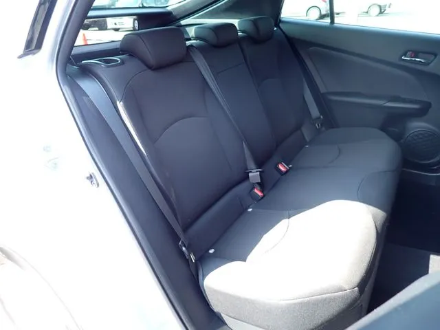 プリウス（トヨタ）の車両写真