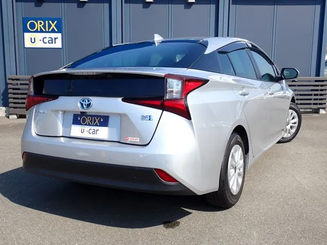 プリウス（トヨタ）の車両写真