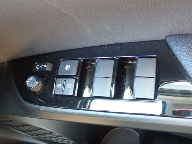 プリウス（トヨタ）の車両写真