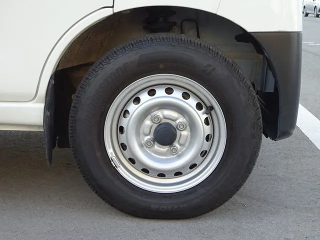 ハイゼットカーゴ（ダイハツ）の車両写真