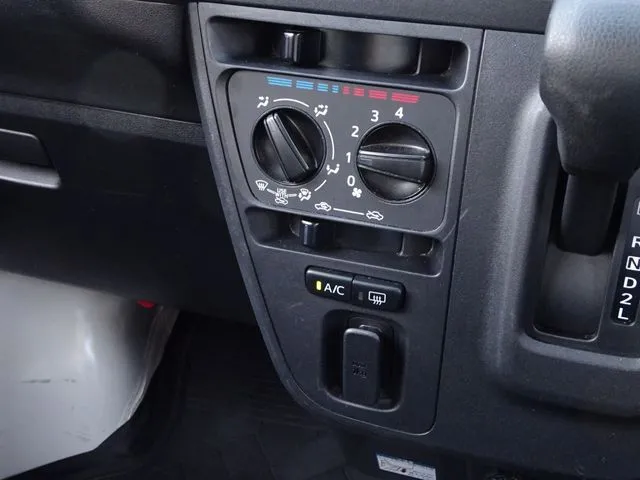ハイゼットカーゴ（ダイハツ）の車両写真