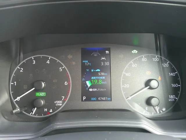 カローラスポーツ　ハイブリッド（トヨタ）の車両写真