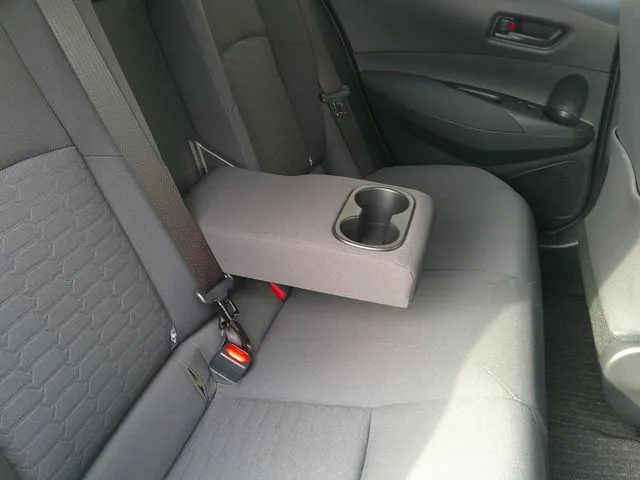 カローラスポーツ　ハイブリッド（トヨタ）の車両写真