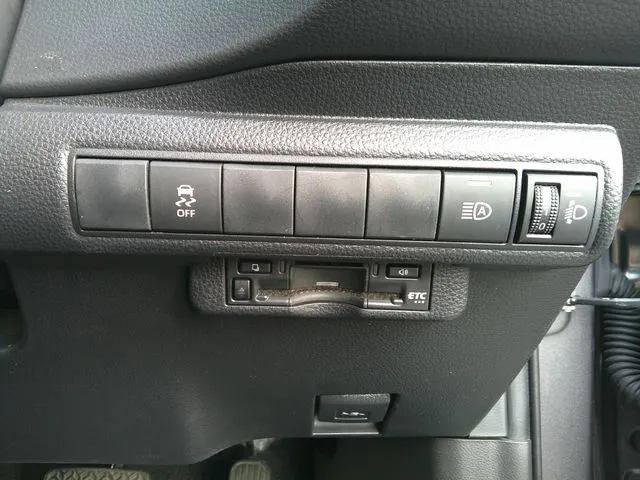 カローラスポーツ　ハイブリッド（トヨタ）の車両写真