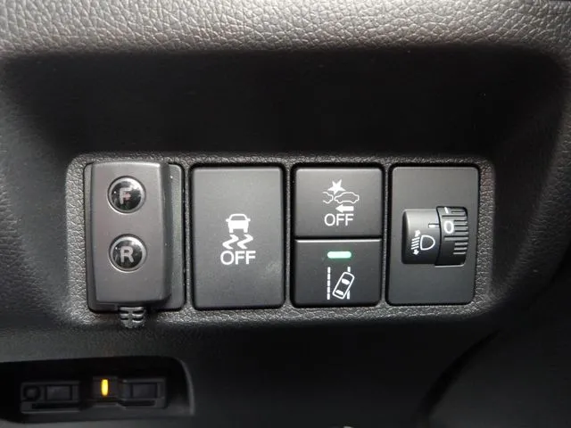 シャトル ハイブリッド(ホンダ)の車両写真