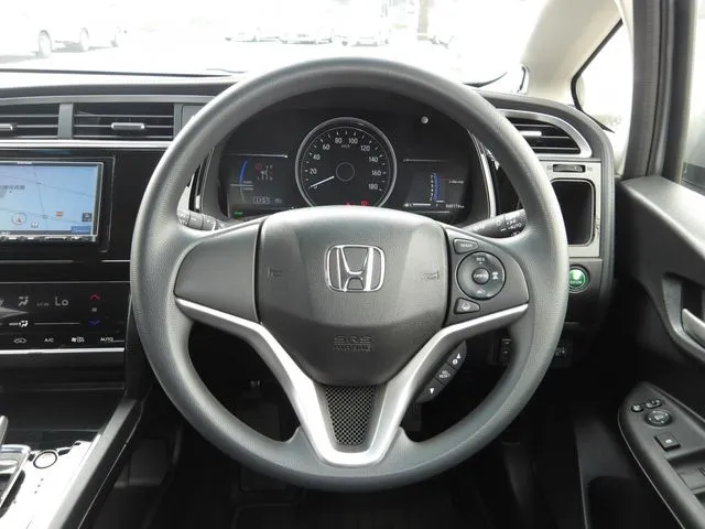 シャトル ハイブリッド(ホンダ)の車両写真