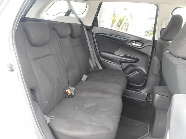 シャトル ハイブリッド(ホンダ)の車両写真