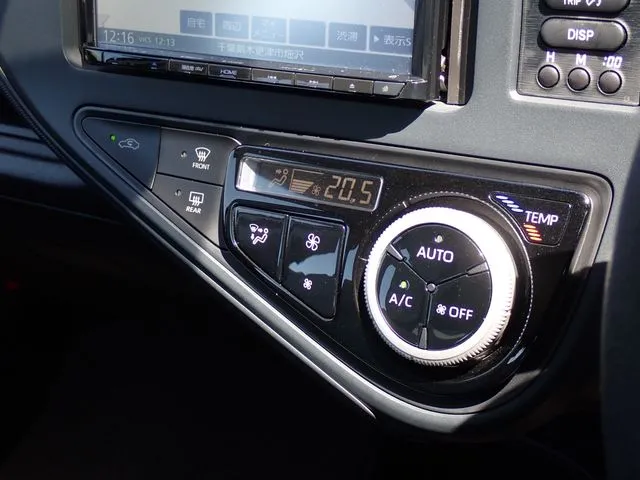 アクア(トヨタ)の車両写真