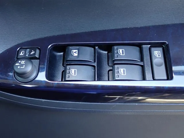 タント　カスタム（ダイハツ）の車両写真