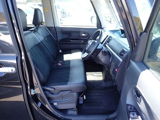 タント　カスタム（ダイハツ）の車両写真