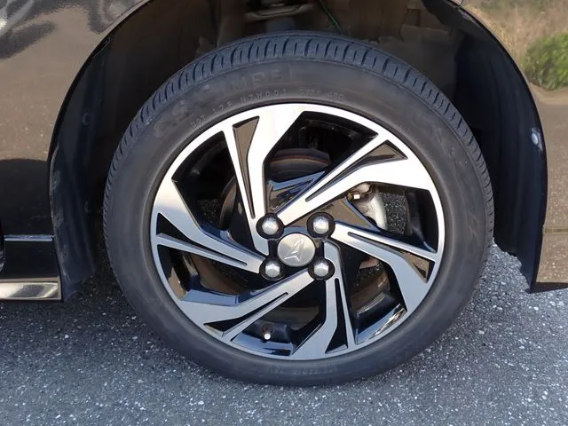 タント　カスタム（ダイハツ）の車両写真