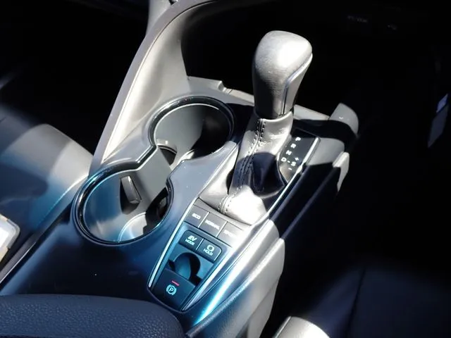 トヨタ　カムリ　ハイブリッド