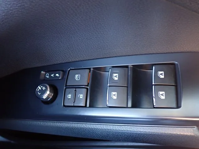 トヨタ　カムリ　ハイブリッド