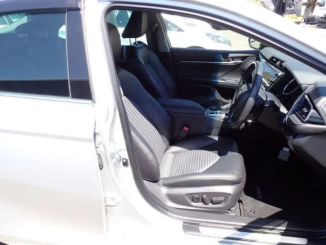 トヨタ　カムリ　ハイブリッド