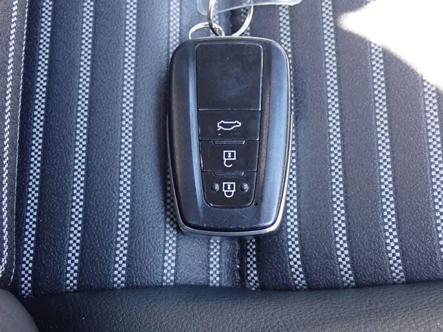 トヨタ　カムリ　ハイブリッド