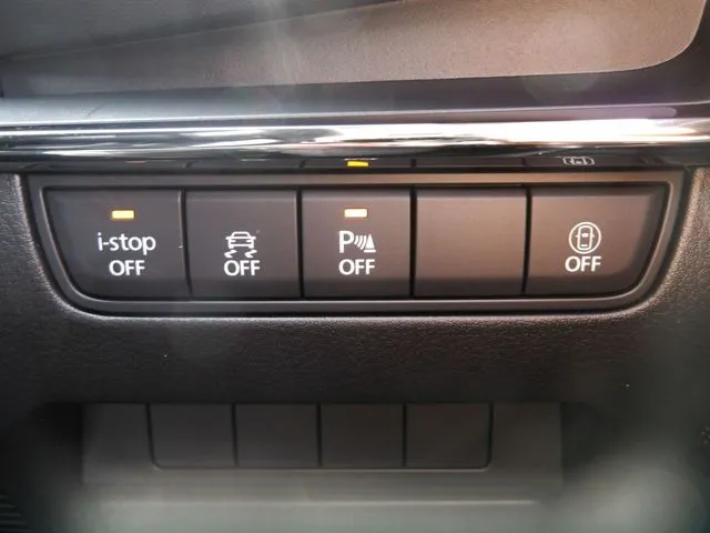 ＭＡＺＤＡ３　ファストバック（マツダ）の車両写真